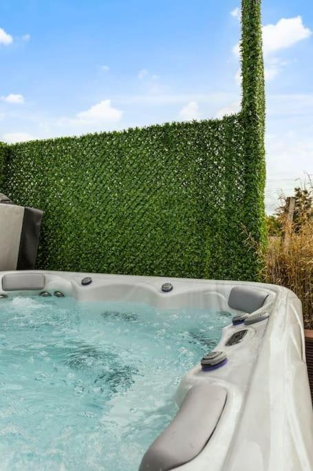 Schitterende Loft Met Jacuzzi En Sauna In メッヒェレン エクステリア 写真